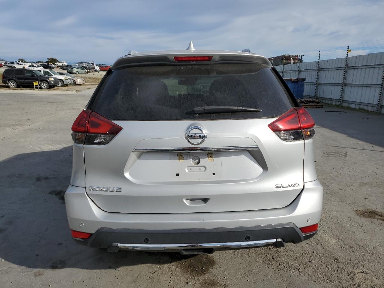 NISSAN ROGUE S
