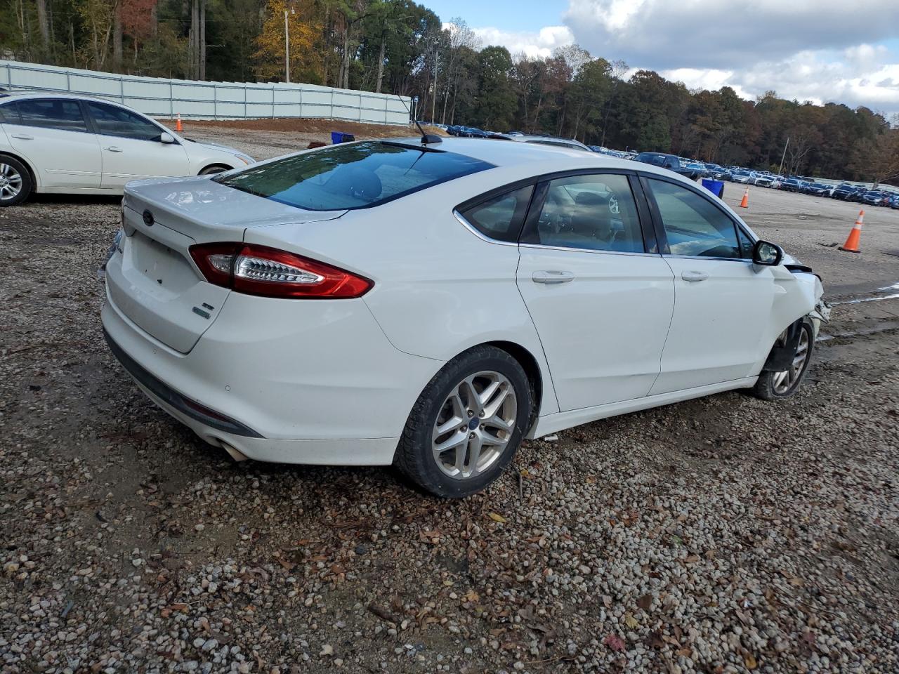 FORD FUSION SE