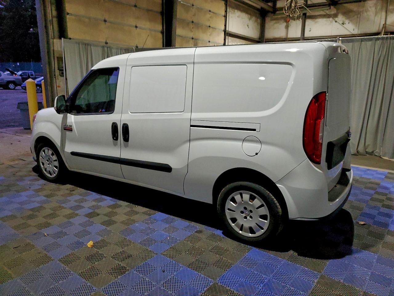 RAM PROMASTER SLT