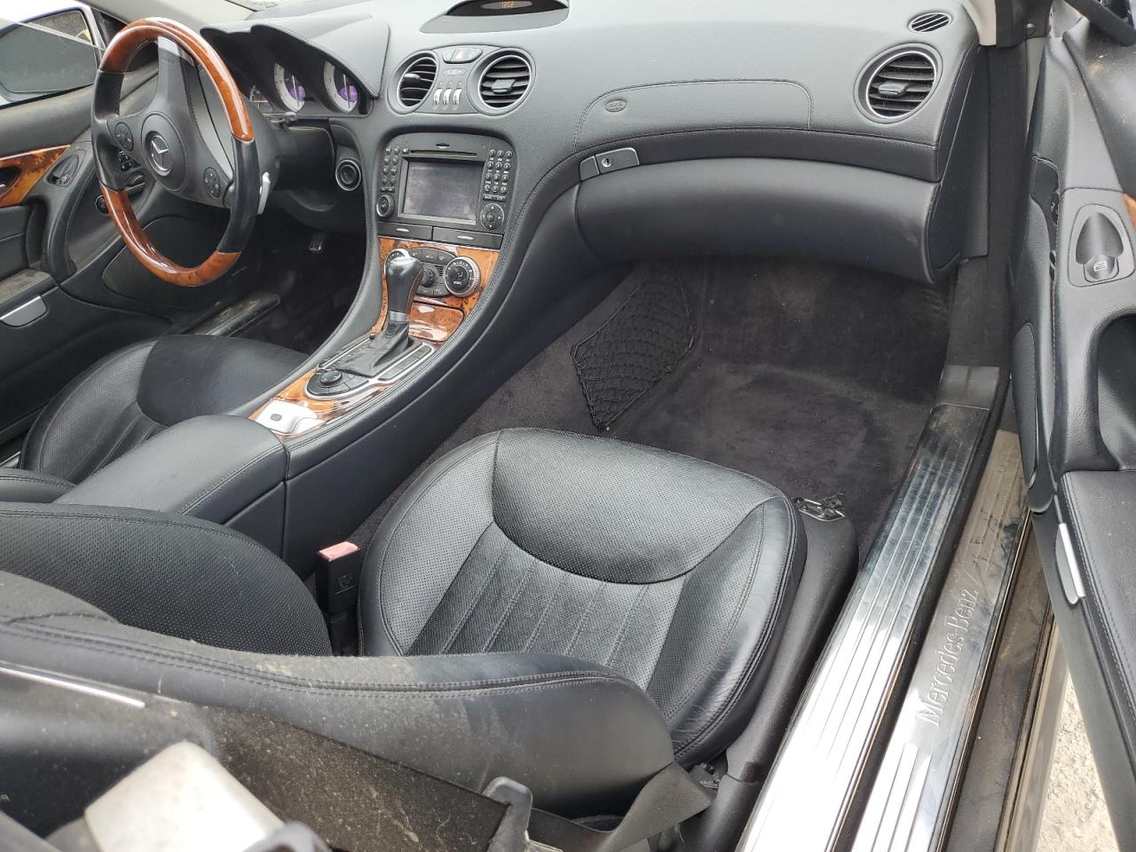 MERCEDES-BENZ SL-CLASS 550