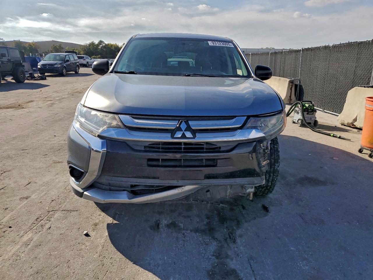 MITSUBISHI OUTLANDER ES