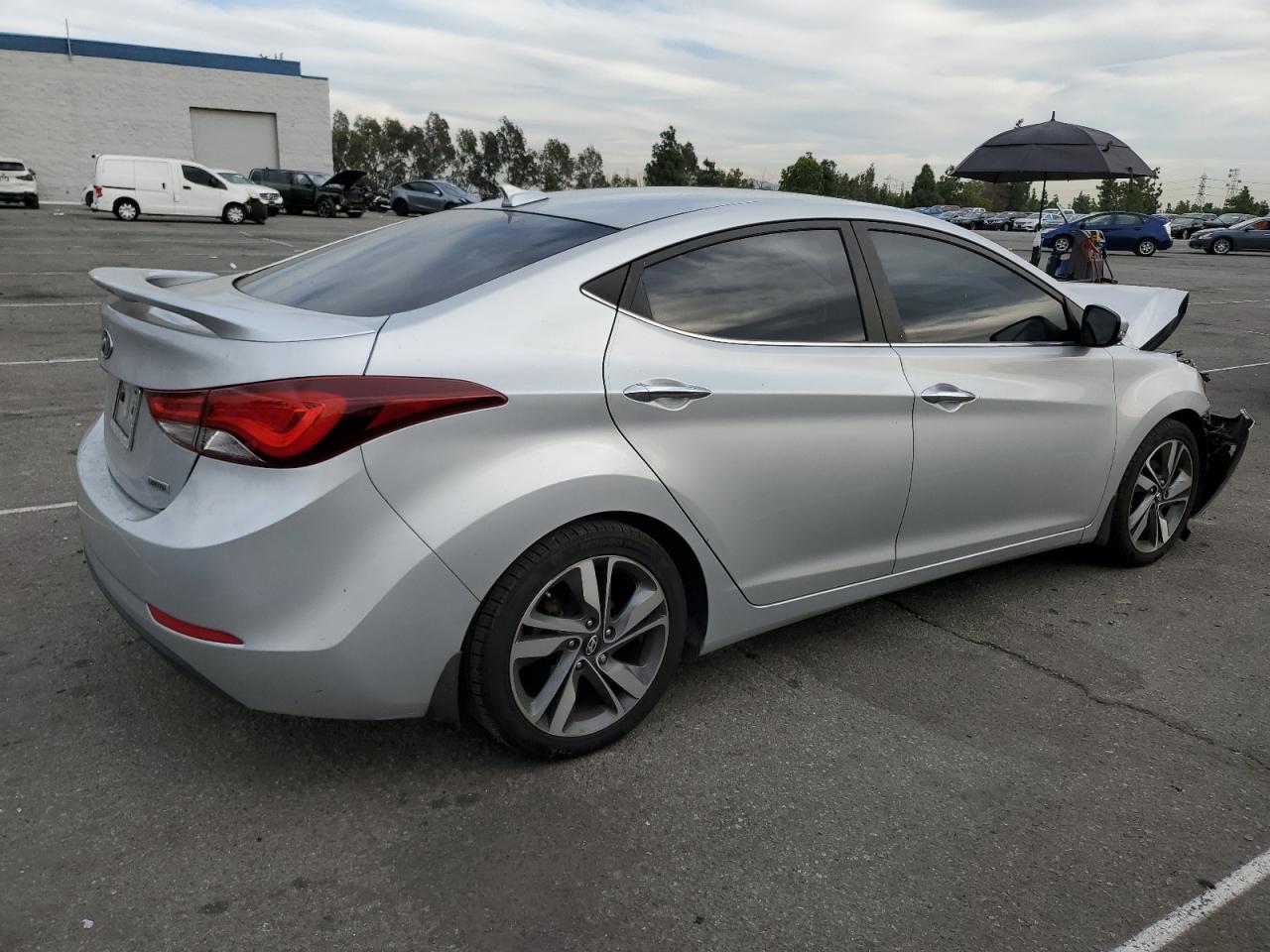 HYUNDAI ELANTRA SE