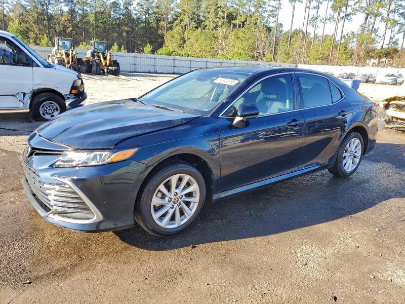 Global Auto Auctions: 2021 TOYOTA CAMRY LE