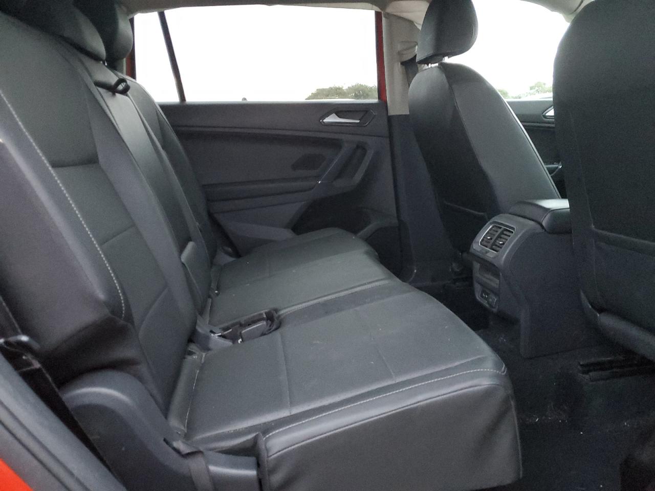 VOLKSWAGEN TIGUAN SE