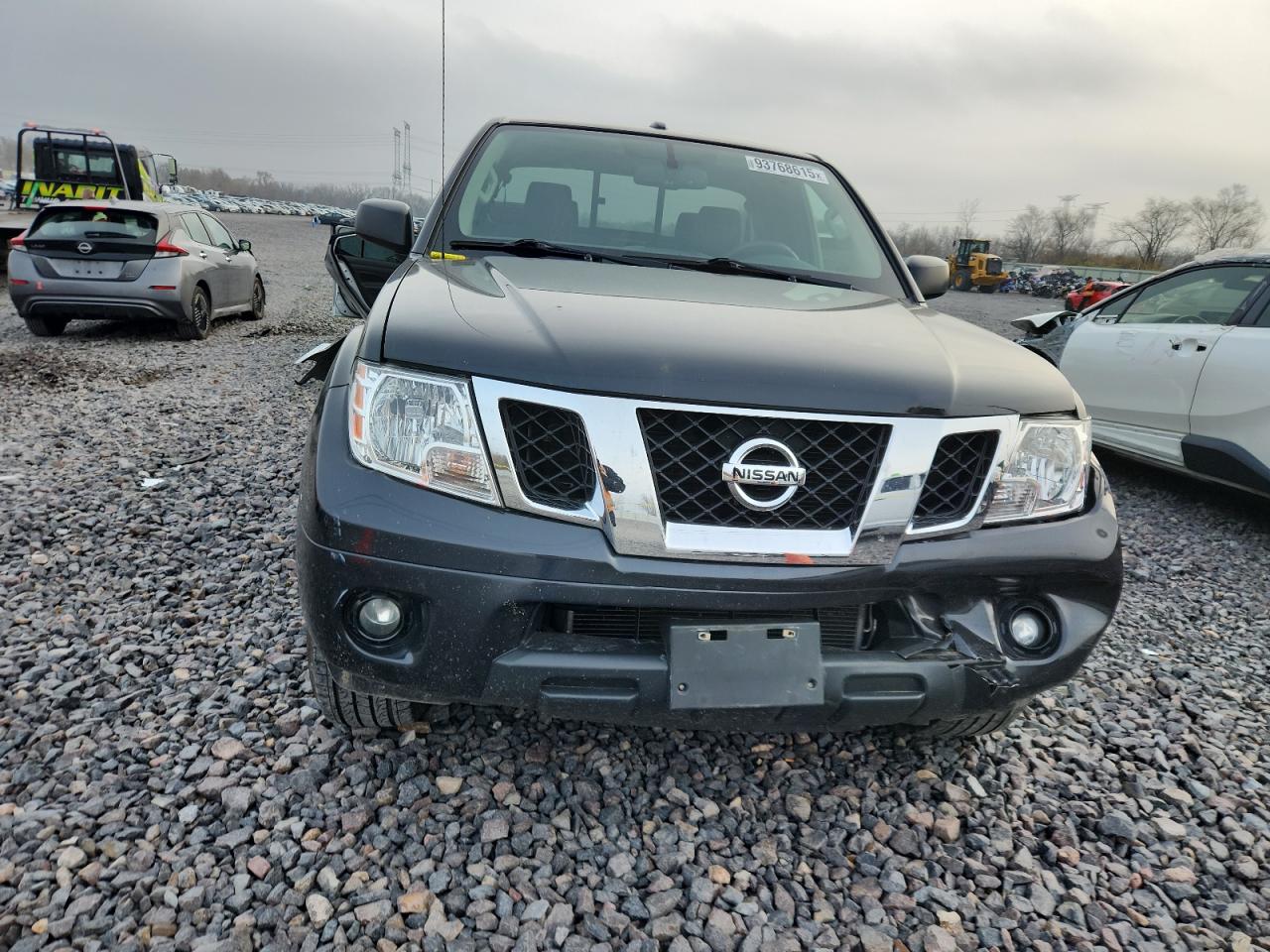 NISSAN FRONTIER SV