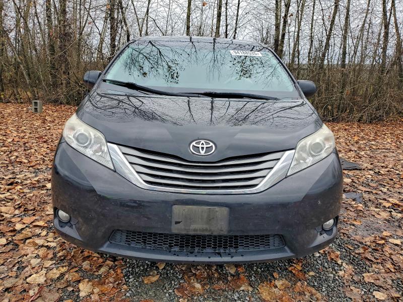 2014 TOYOTA SIENNA XLE #3301909474