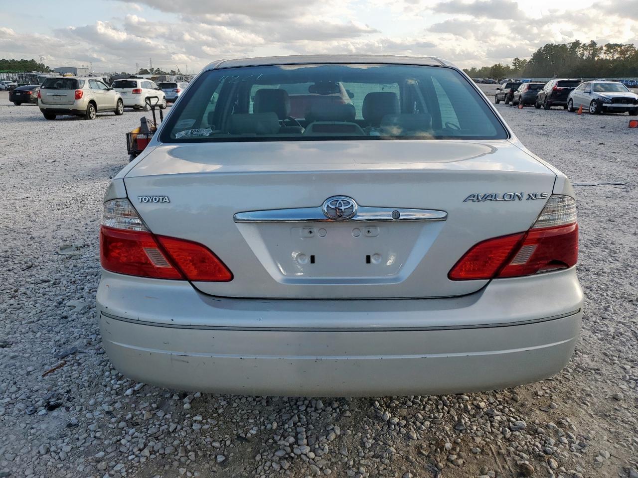 Lot #3291479928 2004 TOYOTA AVALON XL