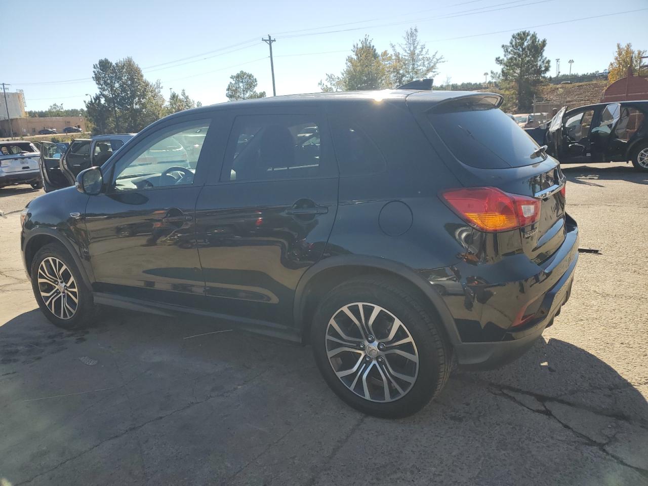 MITSUBISHI OUTLANDER ES