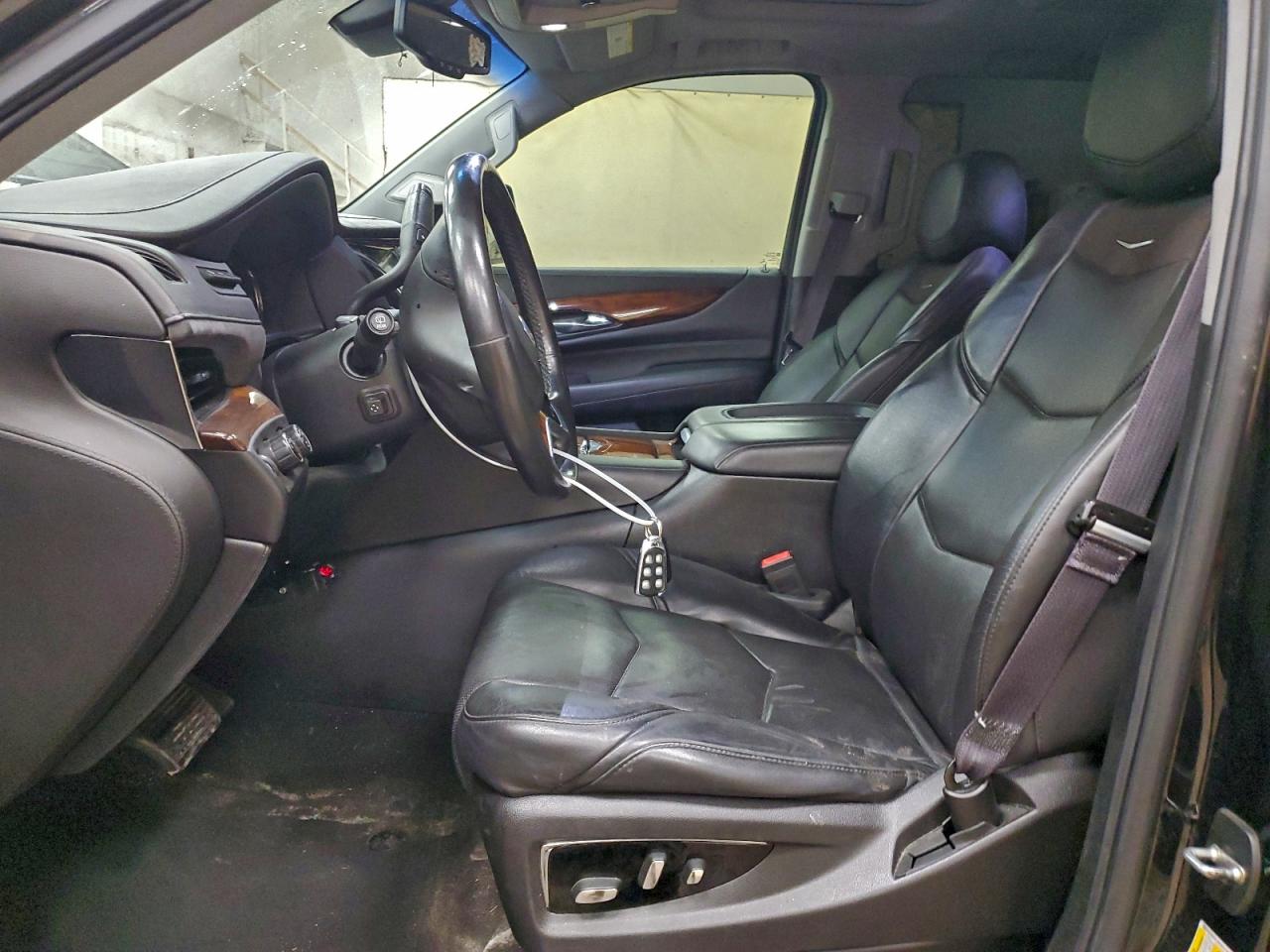 CADILLAC ESCALADE PREMIUM