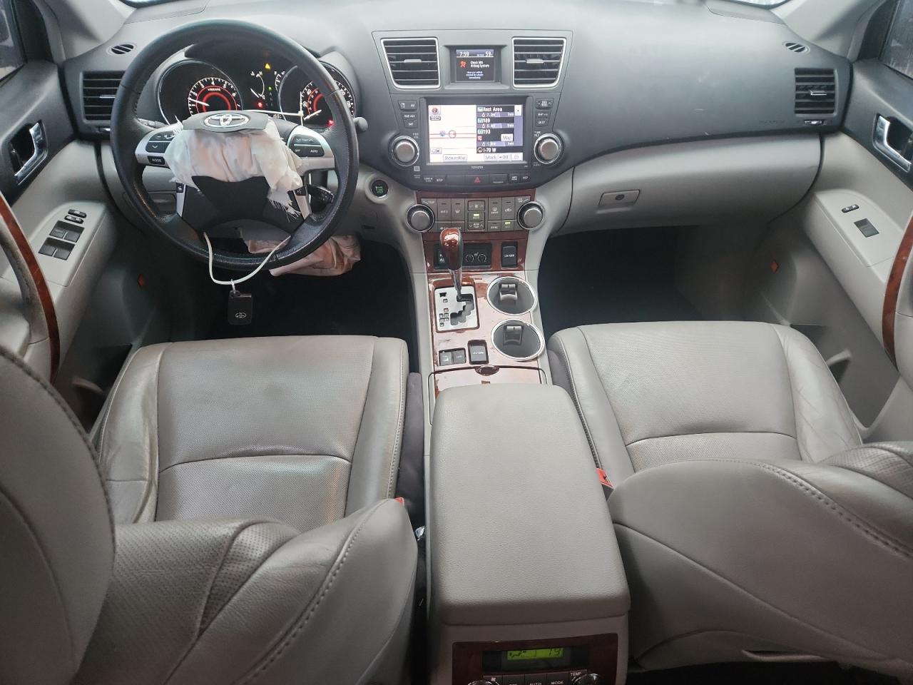 TOYOTA HIGHLANDER LIMITED