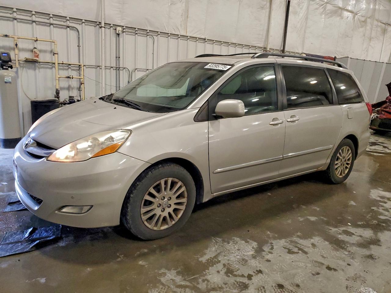 TOYOTA SIENNA XLE