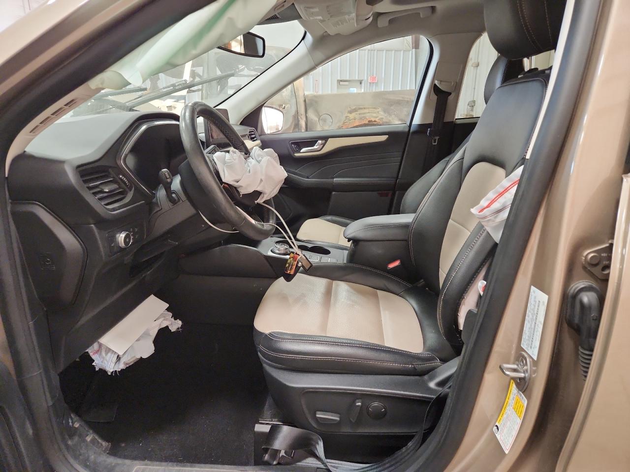 FORD ESCAPE TITANIUM