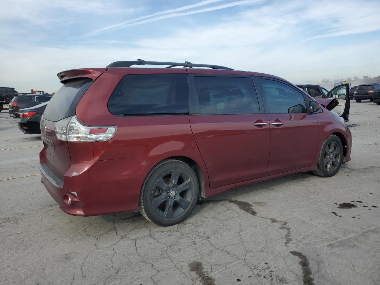 TOYOTA SIENNA SE