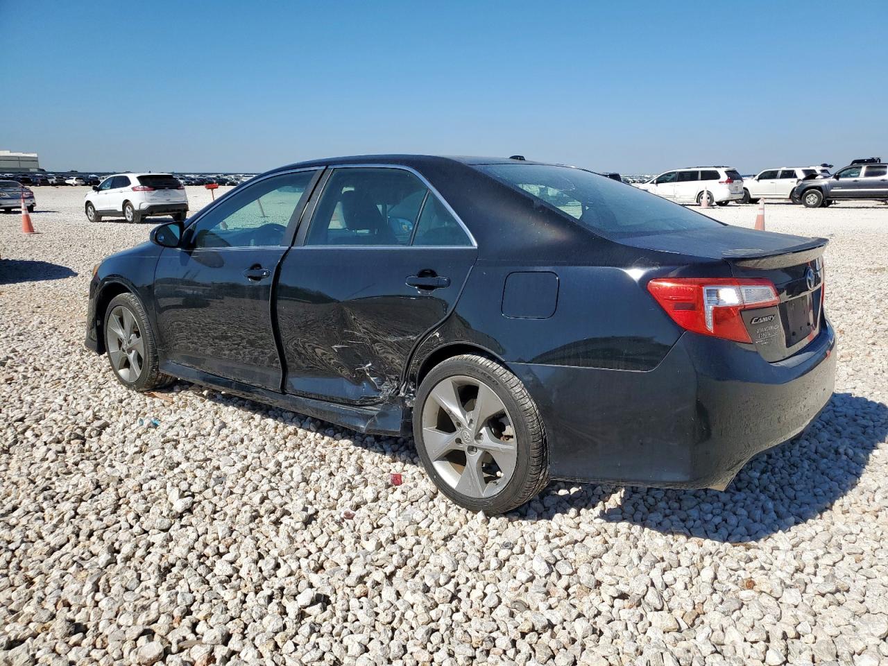 TOYOTA CAMRY SE