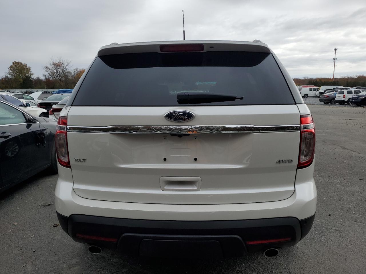 FORD EXPLORER XLT