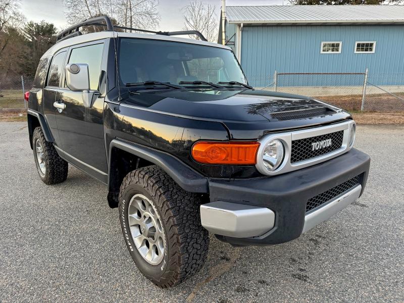 2013 TOYOTA FJ CRUISER #3296250406