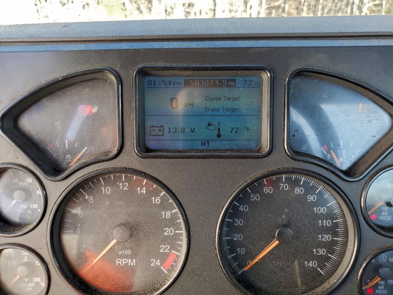 Lot #3302730044 2017 MACK 600 CXU600