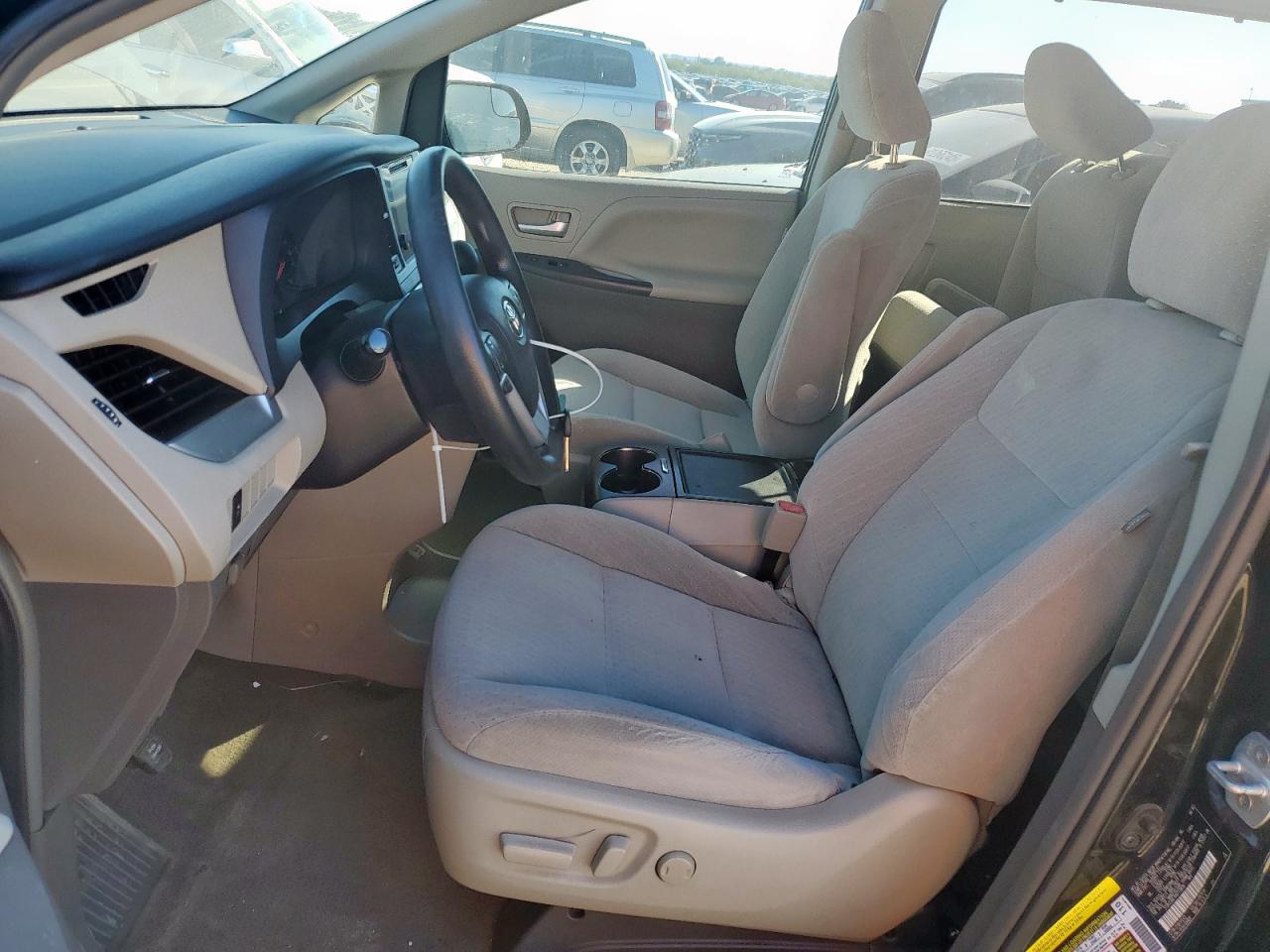 Lot #3279691915 2017 TOYOTA SIENNA LE