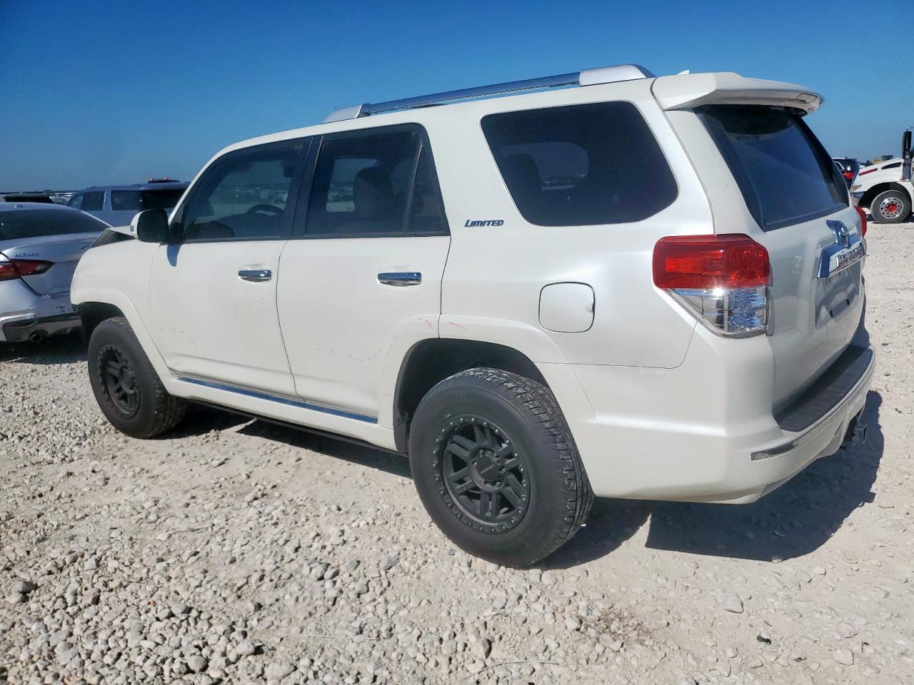 TOYOTA 4RUNNER SR5