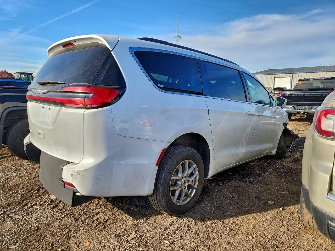 CHRYSLER PACIFICA TOURING L