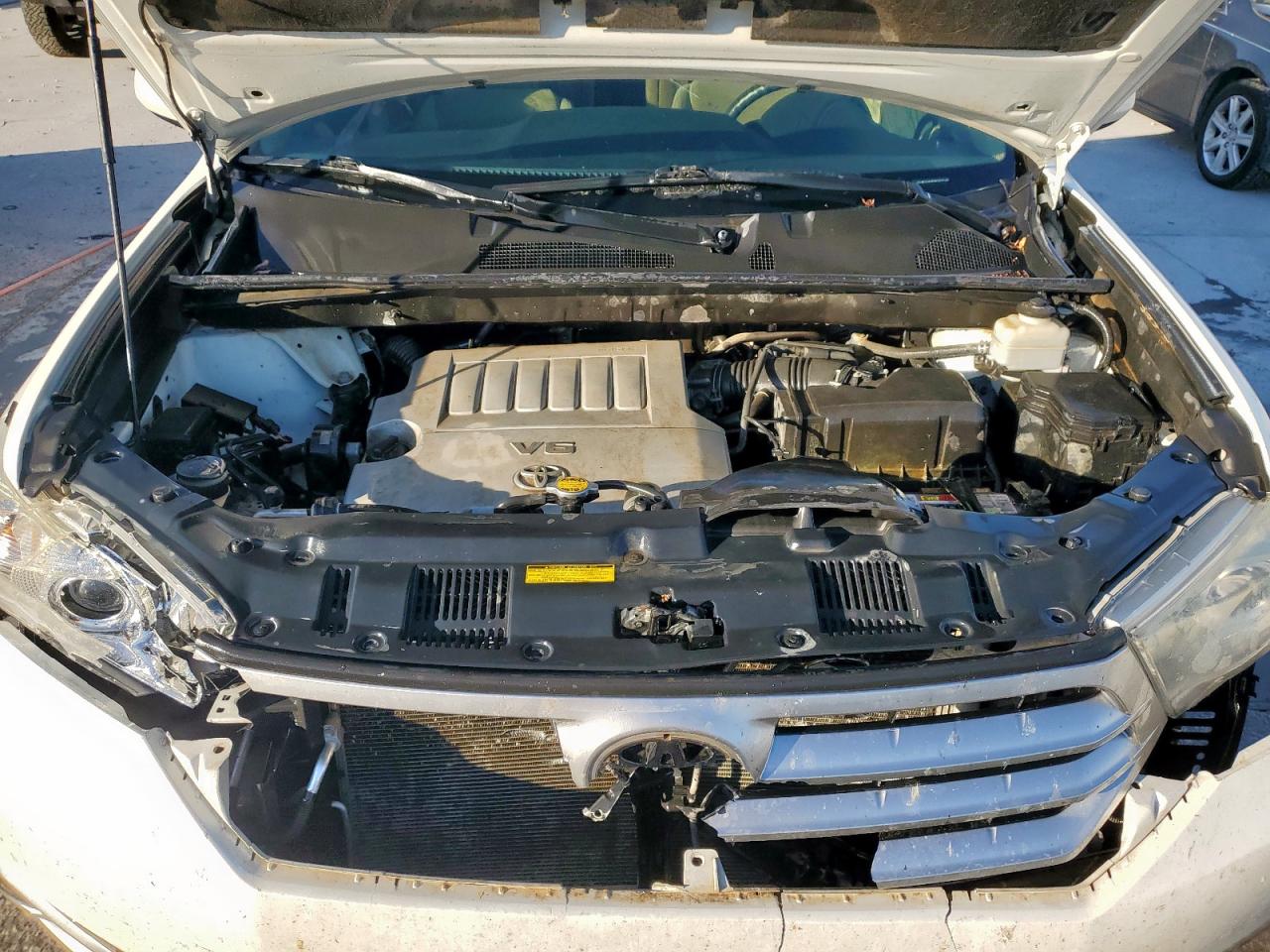 TOYOTA HIGHLANDER BASE