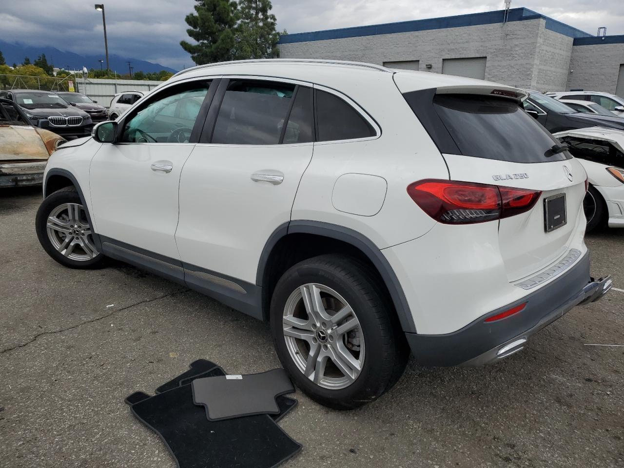 MERCEDES-BENZ GLA-CLASS 250