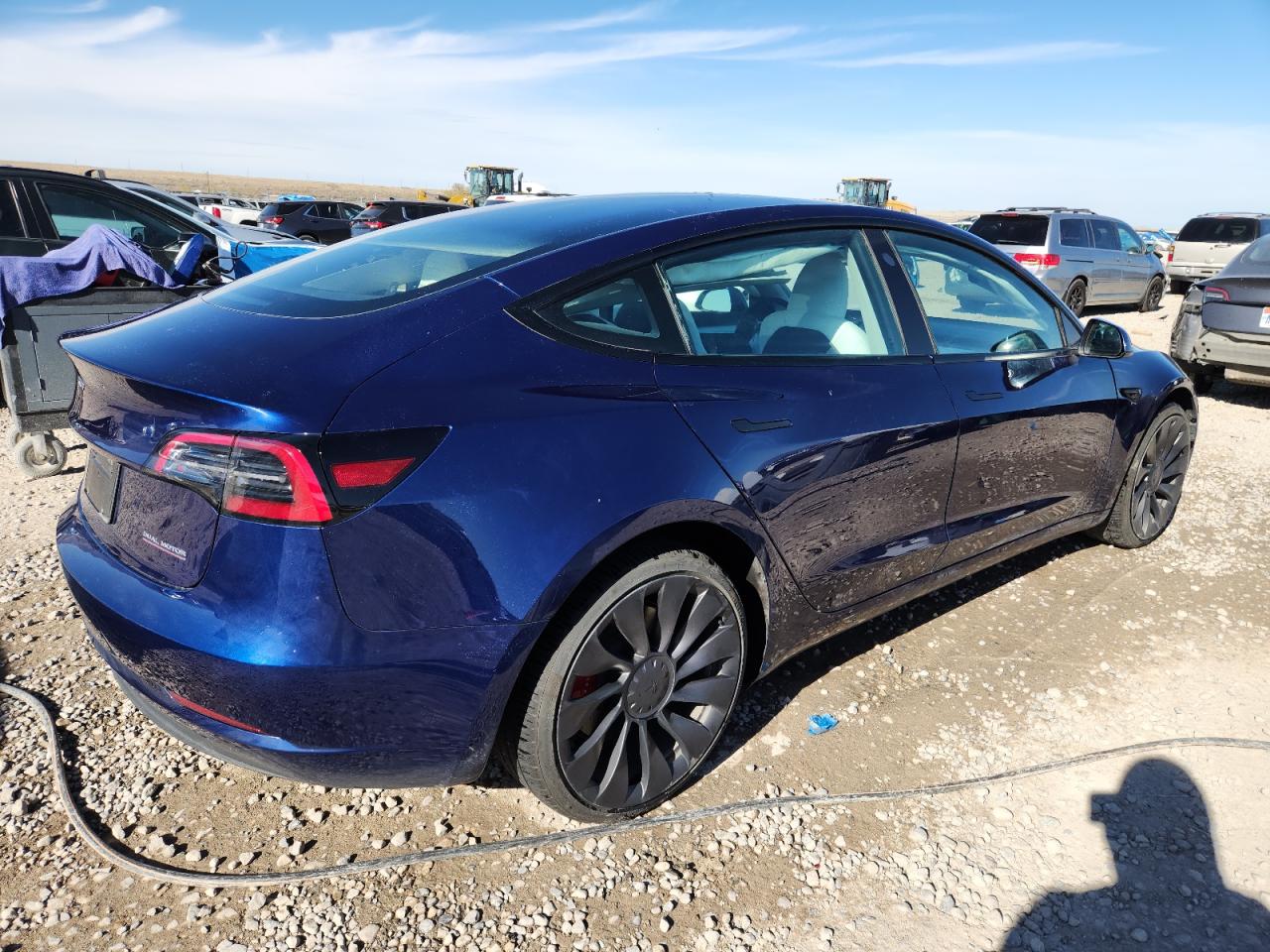TESLA MODEL 3