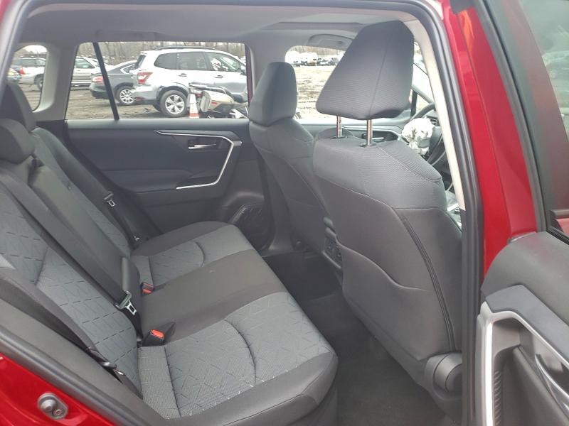 2025 TOYOTA RAV4 XLE #3304515527