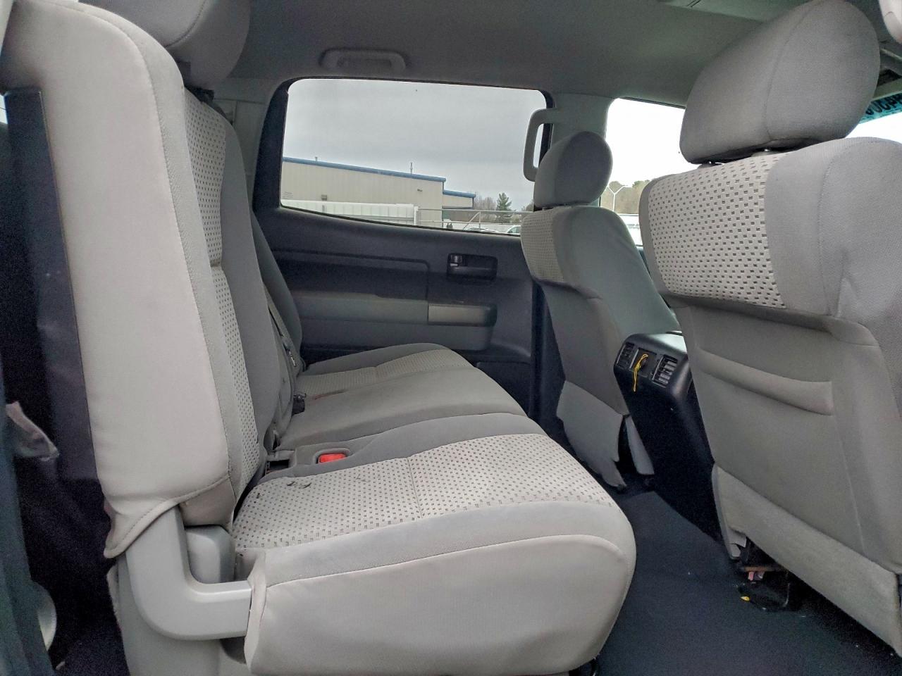 TOYOTA TUNDRA CREWMAX SR5