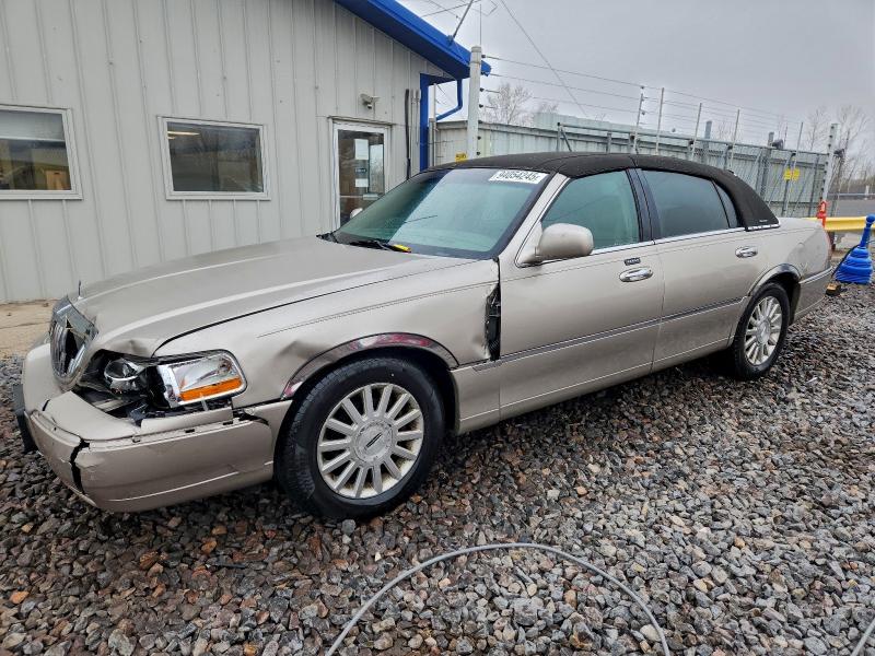Global Auto Auctions: 2003 LINCOLN TOWN CAR E