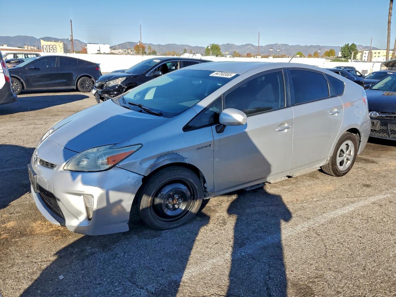 TOYOTA PRIUS
