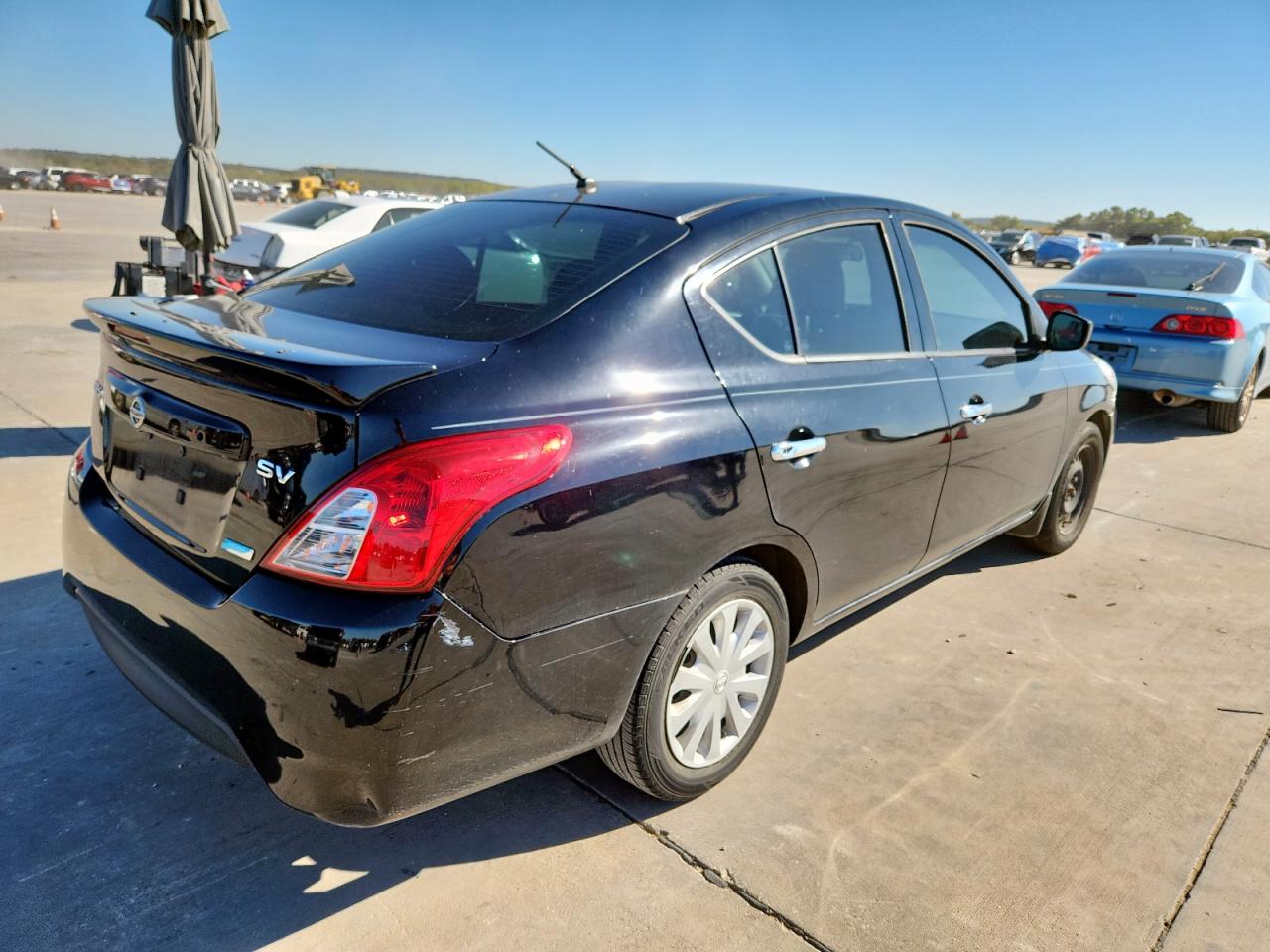 NISSAN VERSA S