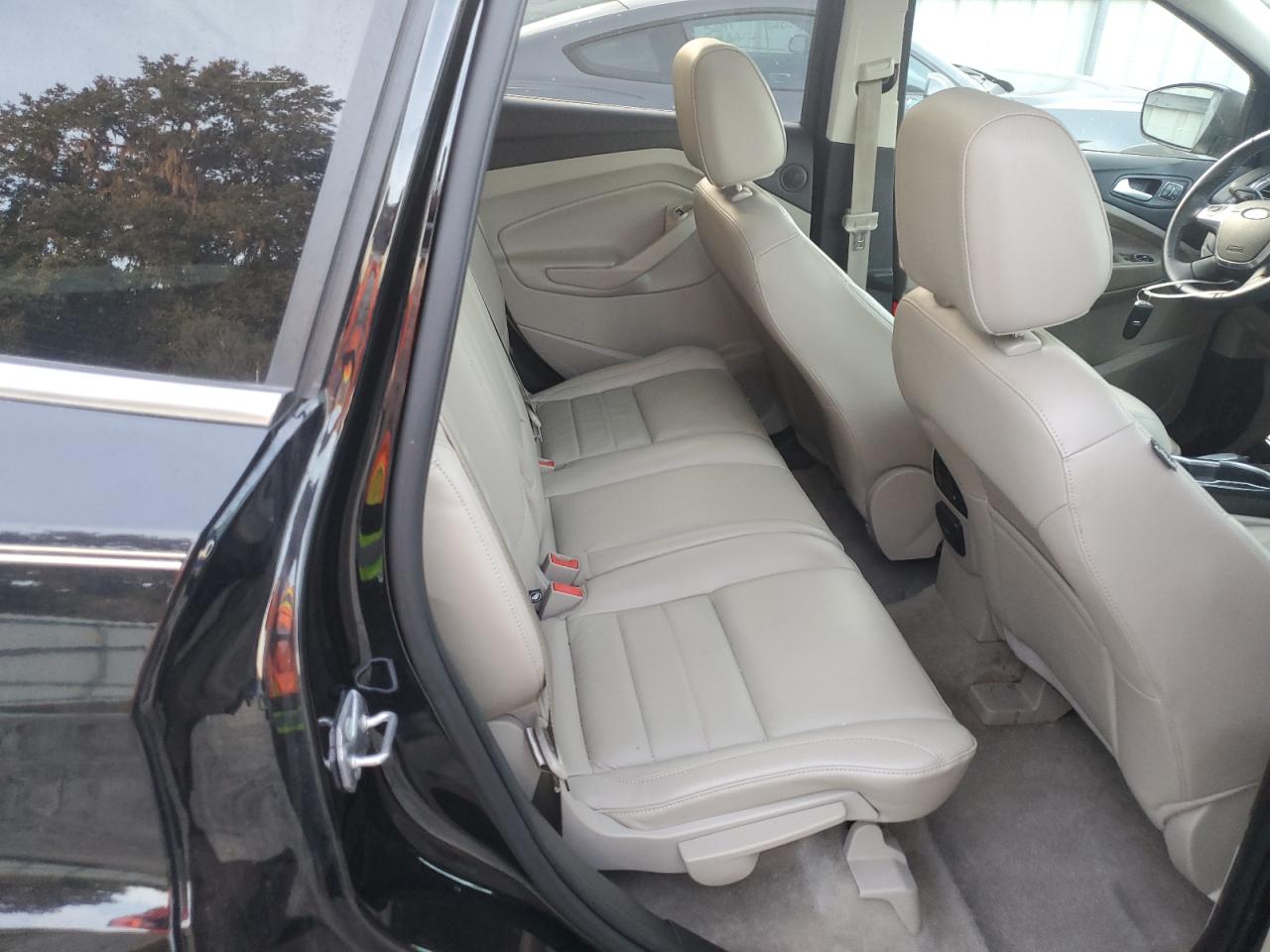 FORD ESCAPE TITANIUM