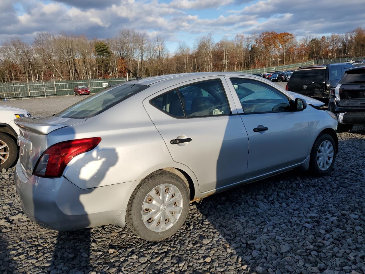 NISSAN VERSA S