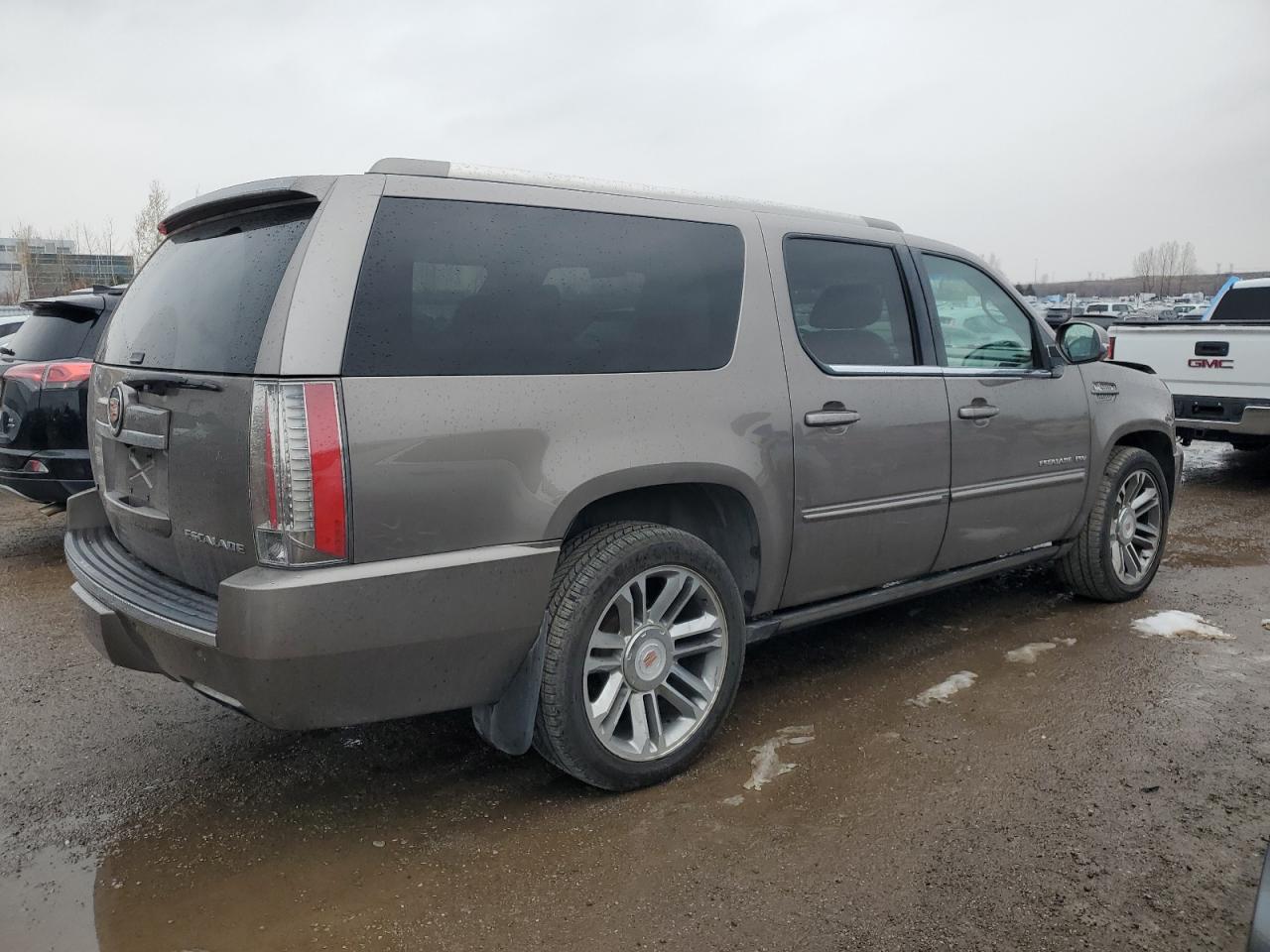CADILLAC ESCALADE ESV PREMIUM