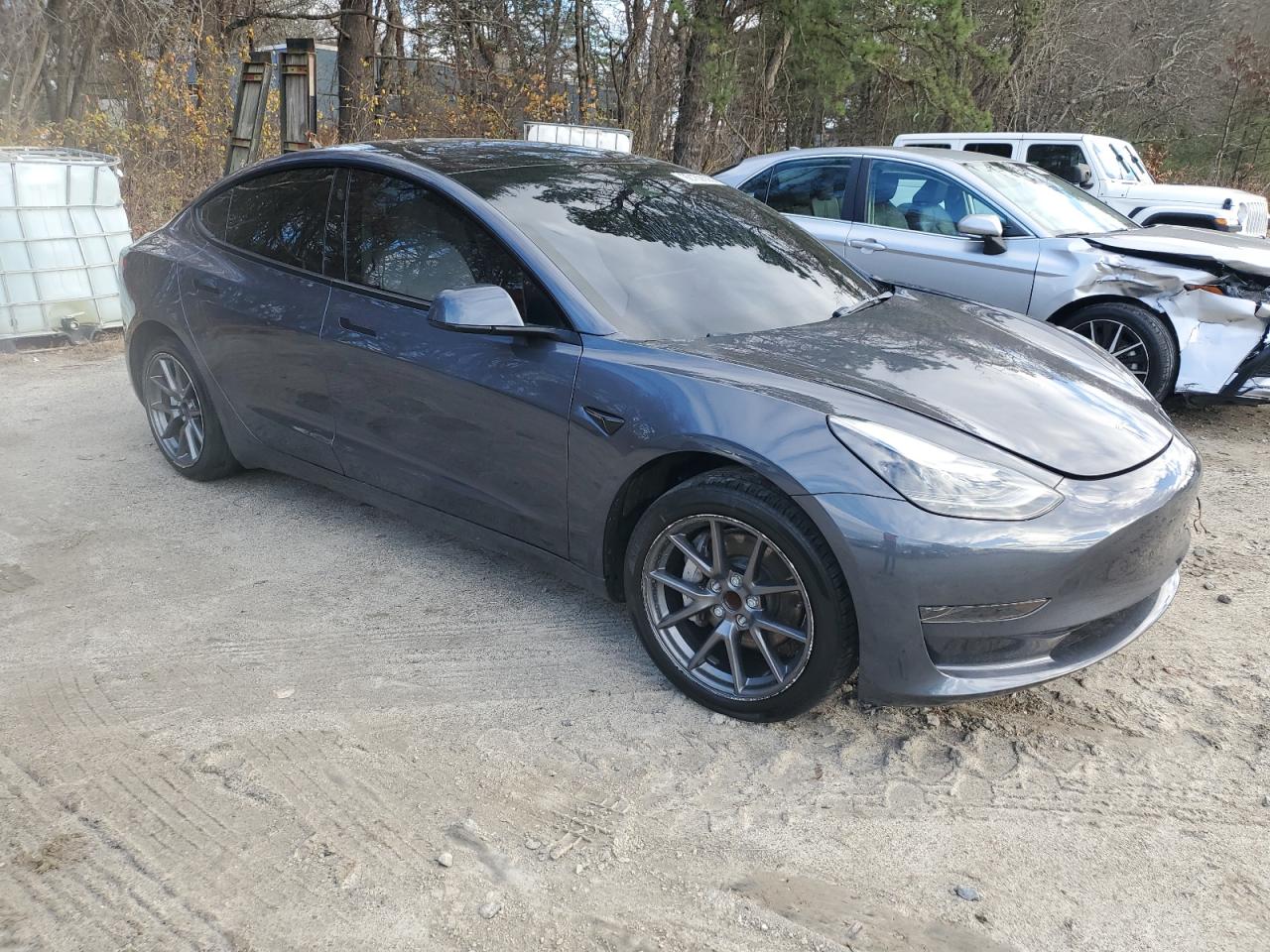 TESLA MODEL 3