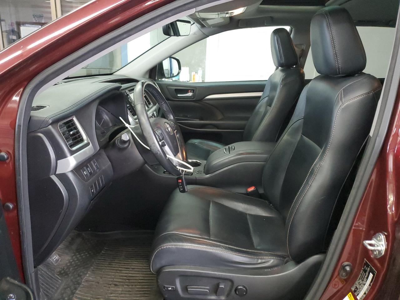 Lot #3317083979 2017 TOYOTA HIGHLANDER