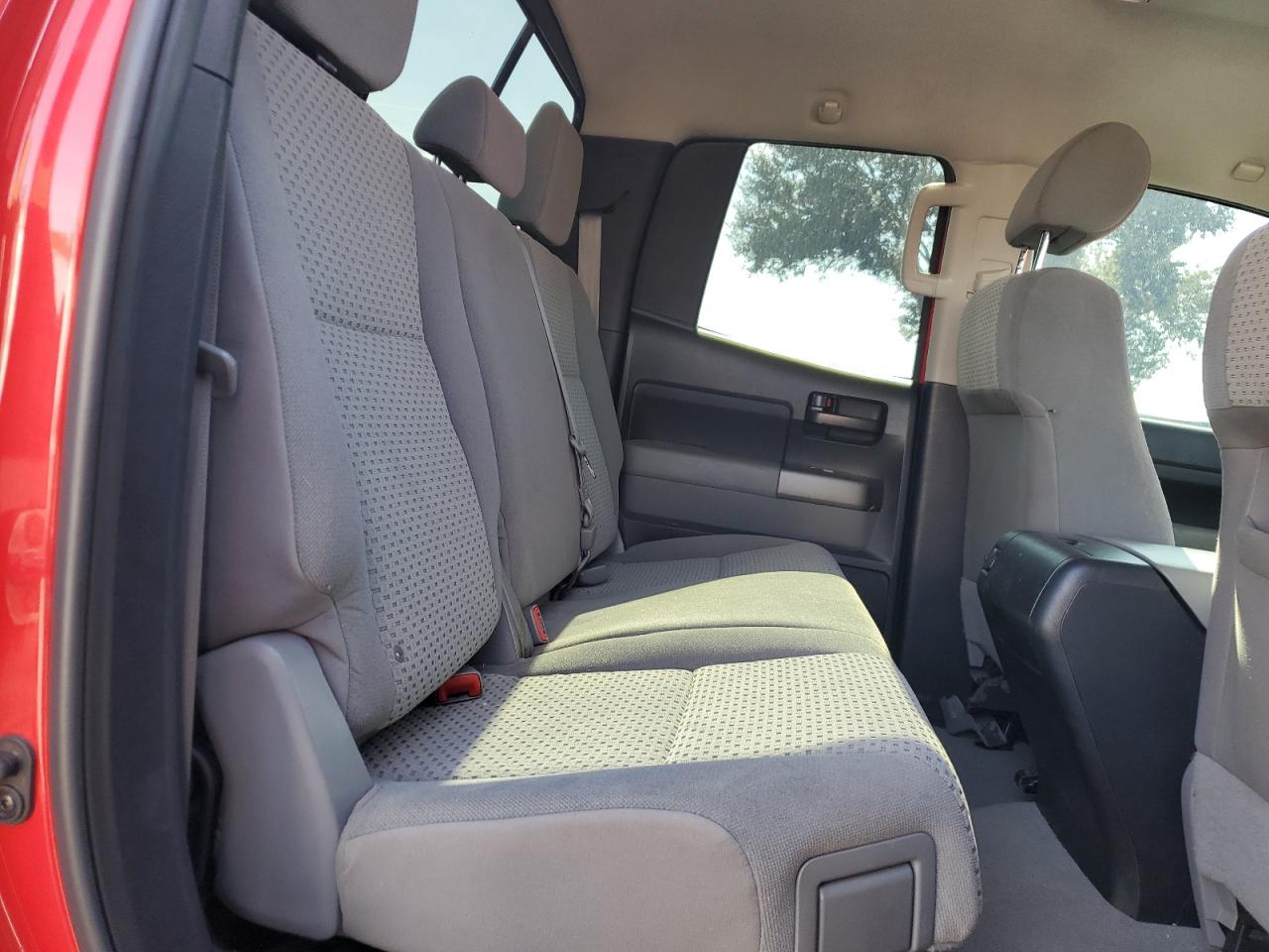 TOYOTA TUNDRA DOUBLE CAB SR5