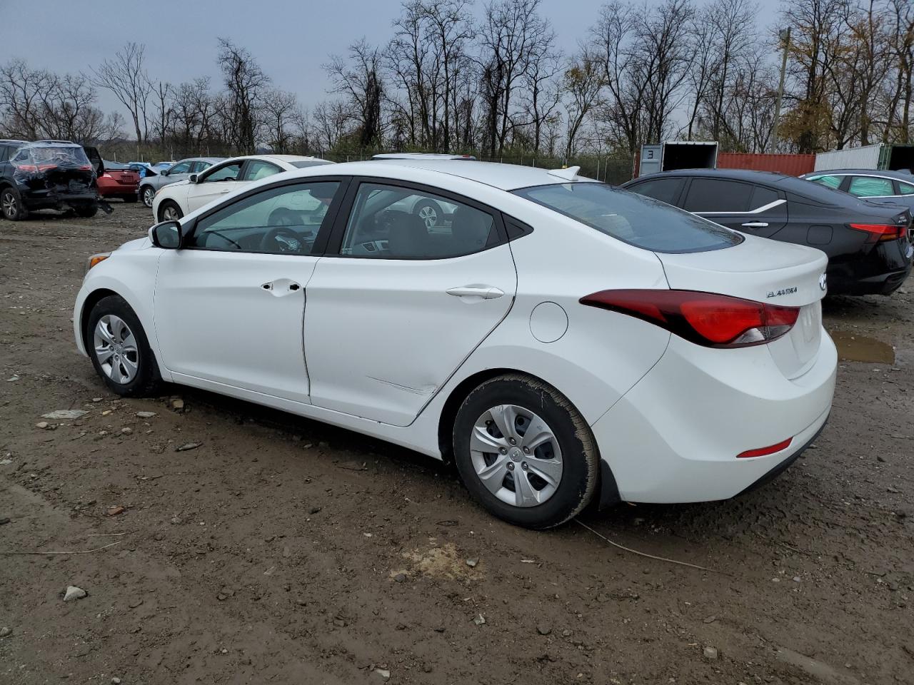 HYUNDAI ELANTRA SE