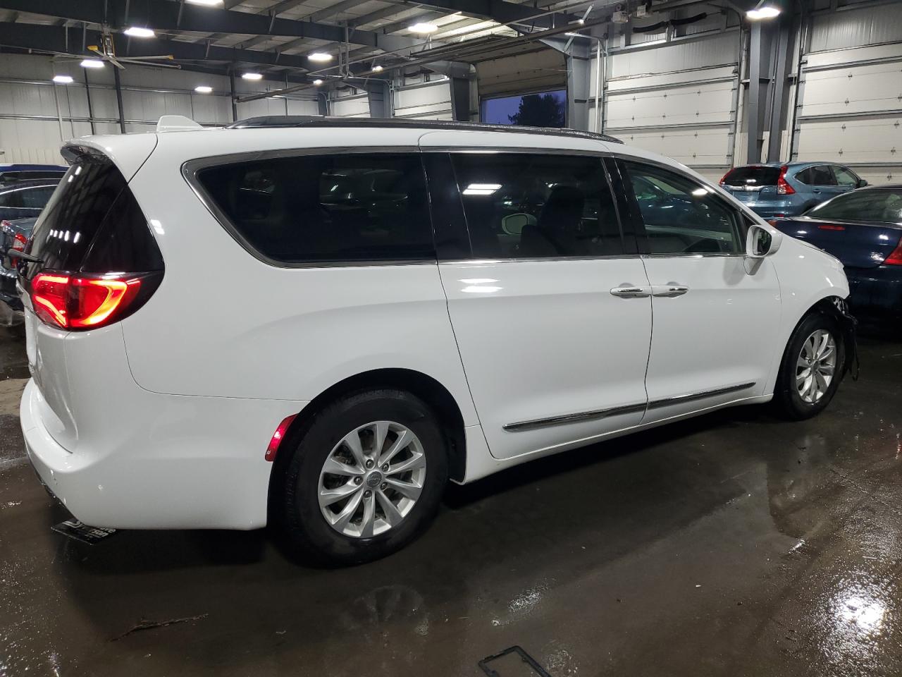CHRYSLER PACIFICA TOURING L