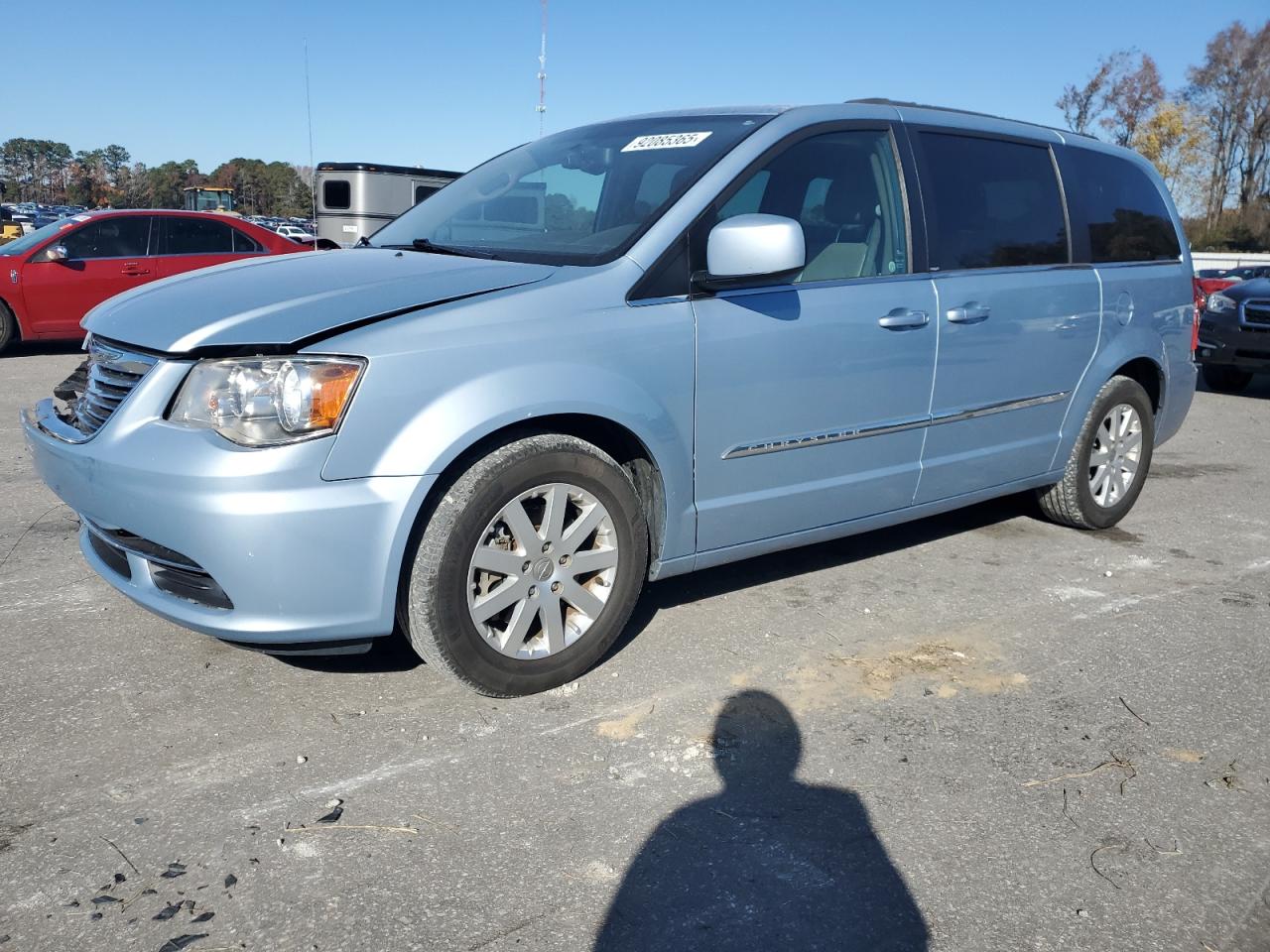 Lot #3301767355 2013 CHRYSLER TOWN & COU