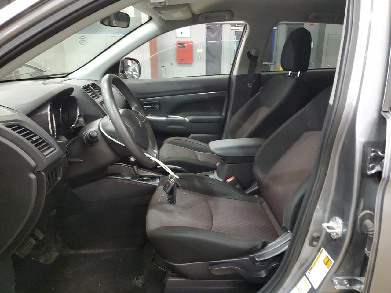 MITSUBISHI OUTLANDER ES