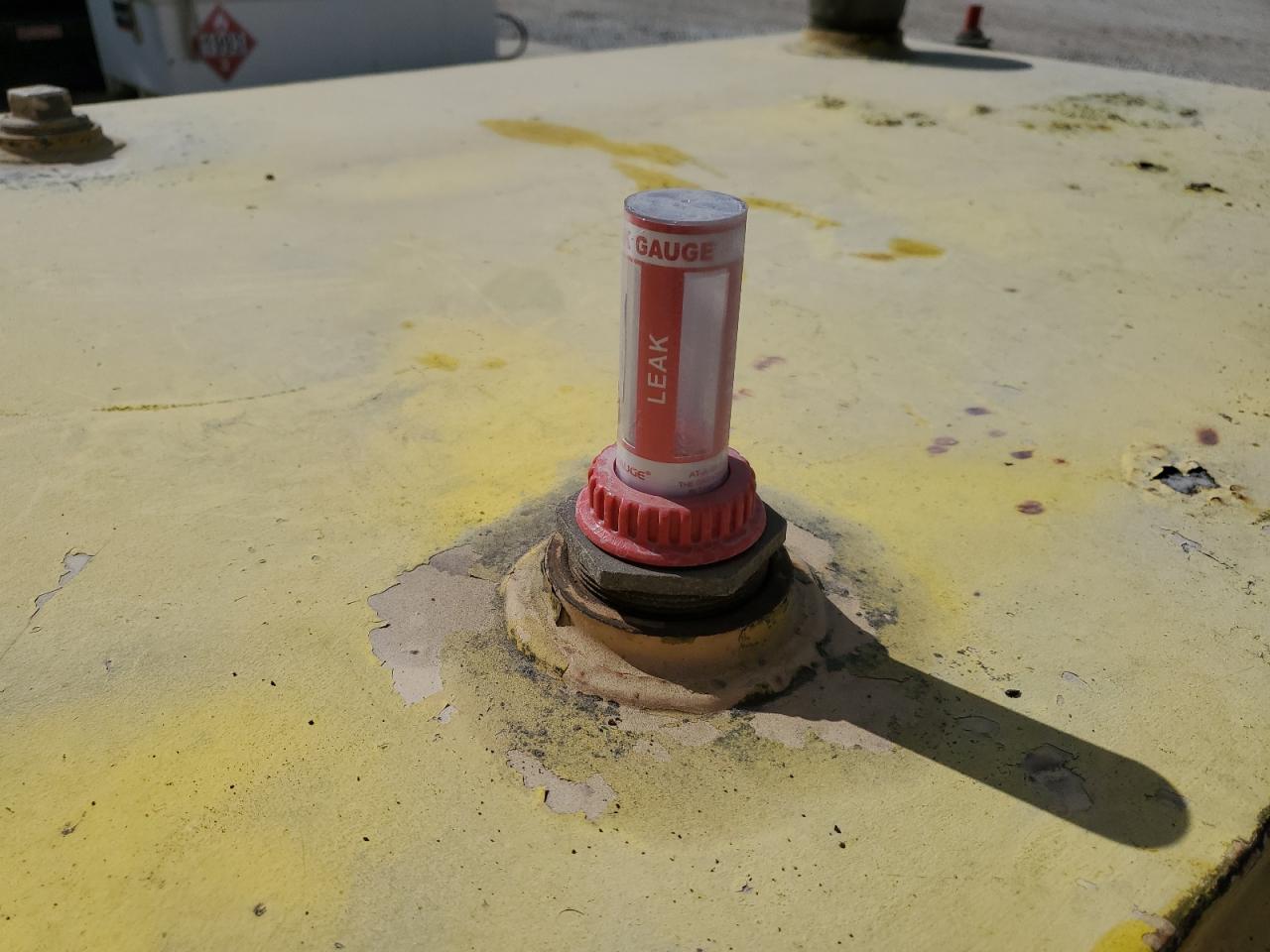 Lot #3293324473 2000 FUEL TANK