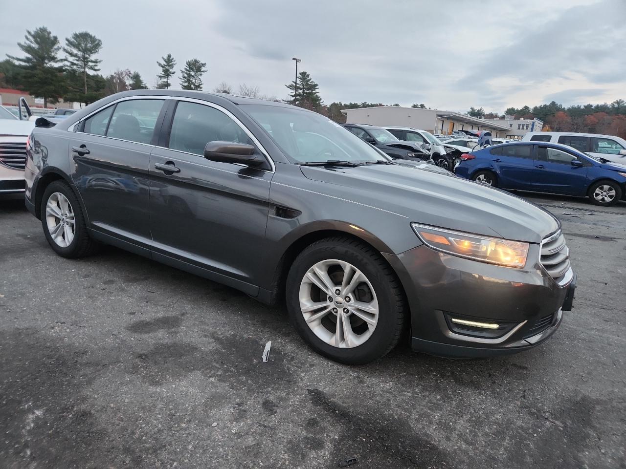 Lot #3316829400 2015 FORD TAURUS SEL