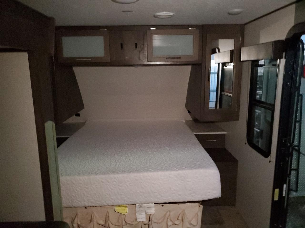 Lot #3297220433 2021 KUTB COLEMAN BY DUTCHMEN