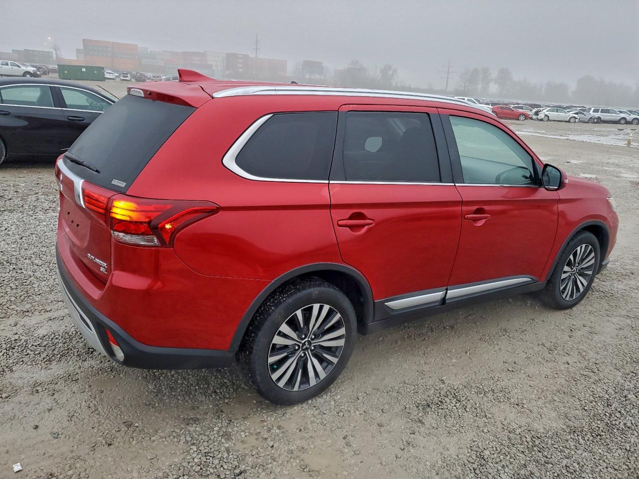 MITSUBISHI OUTLANDER SE