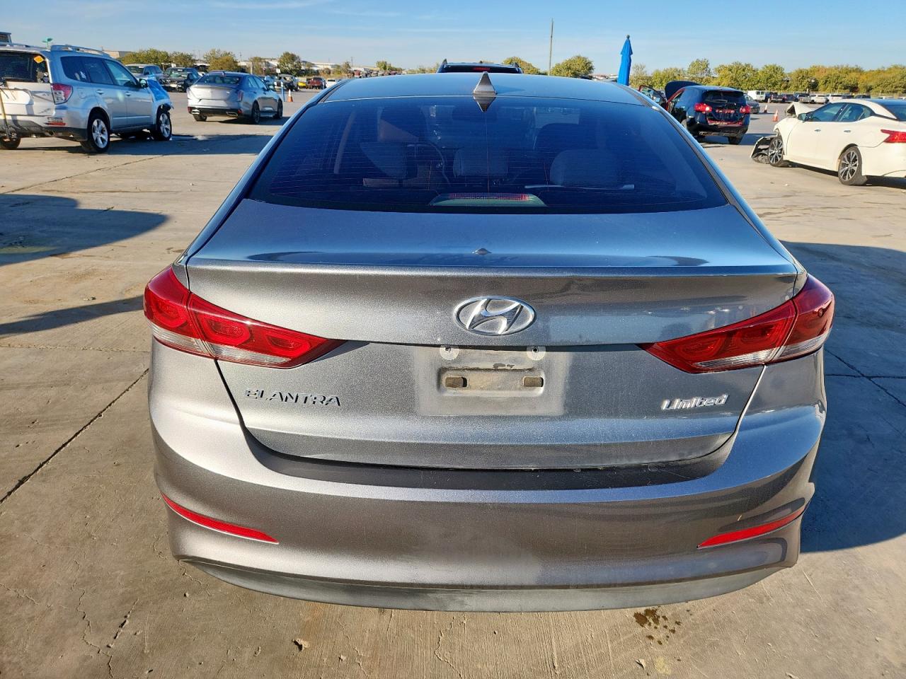 HYUNDAI ELANTRA SE