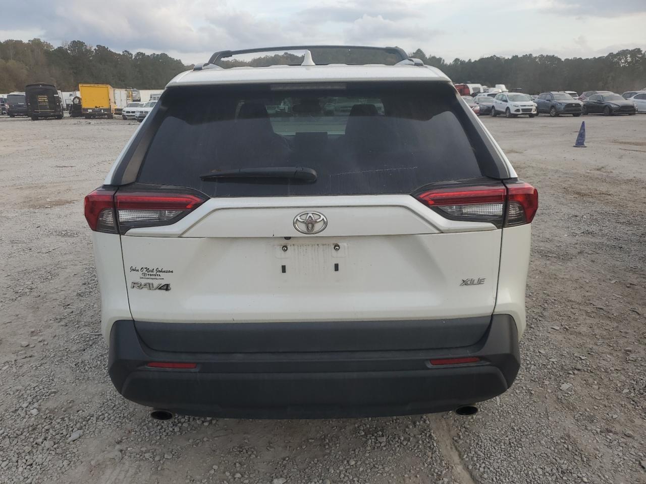 TOYOTA RAV4 XLE PREMIUM