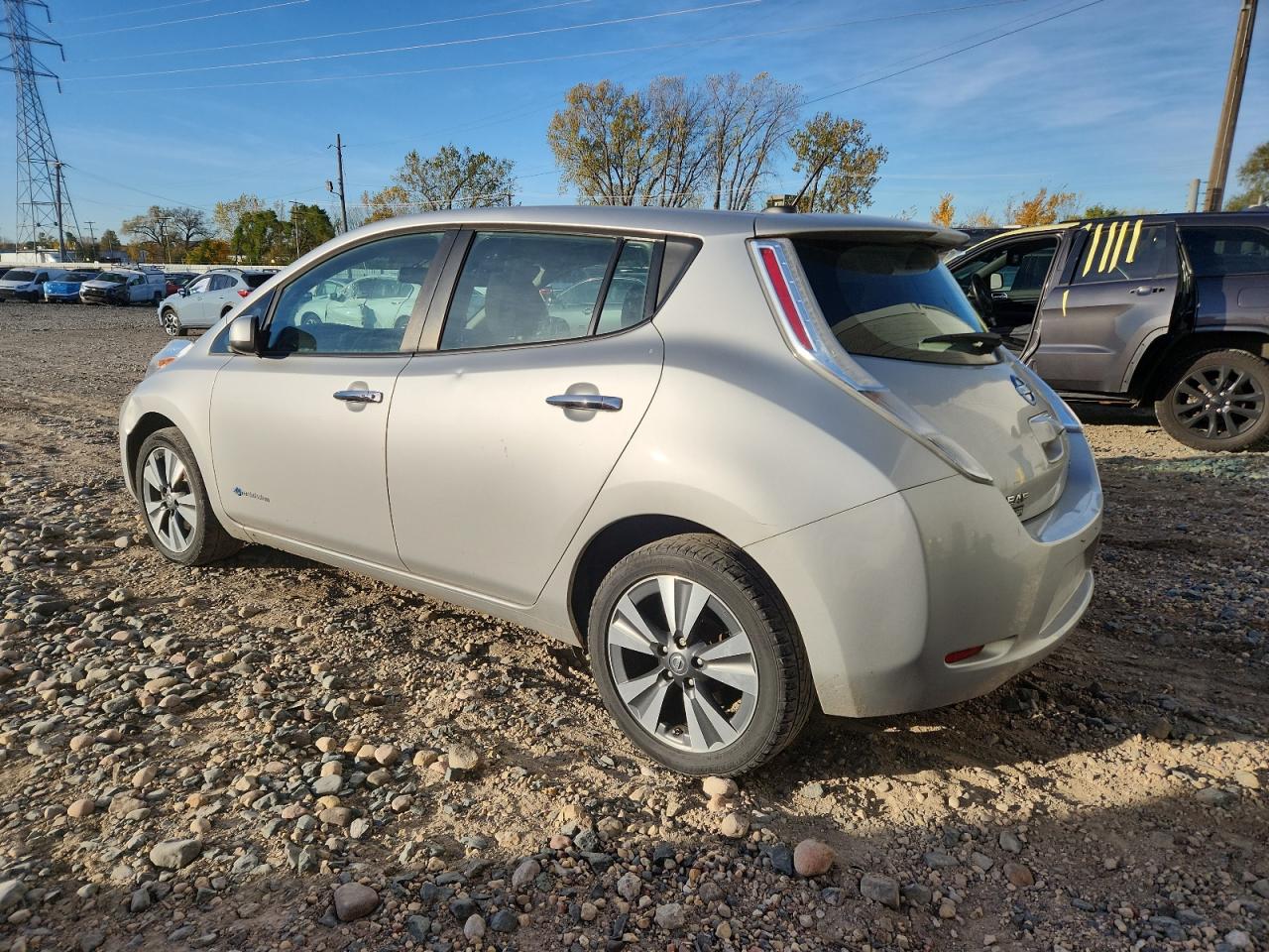 NISSAN LEAF SV