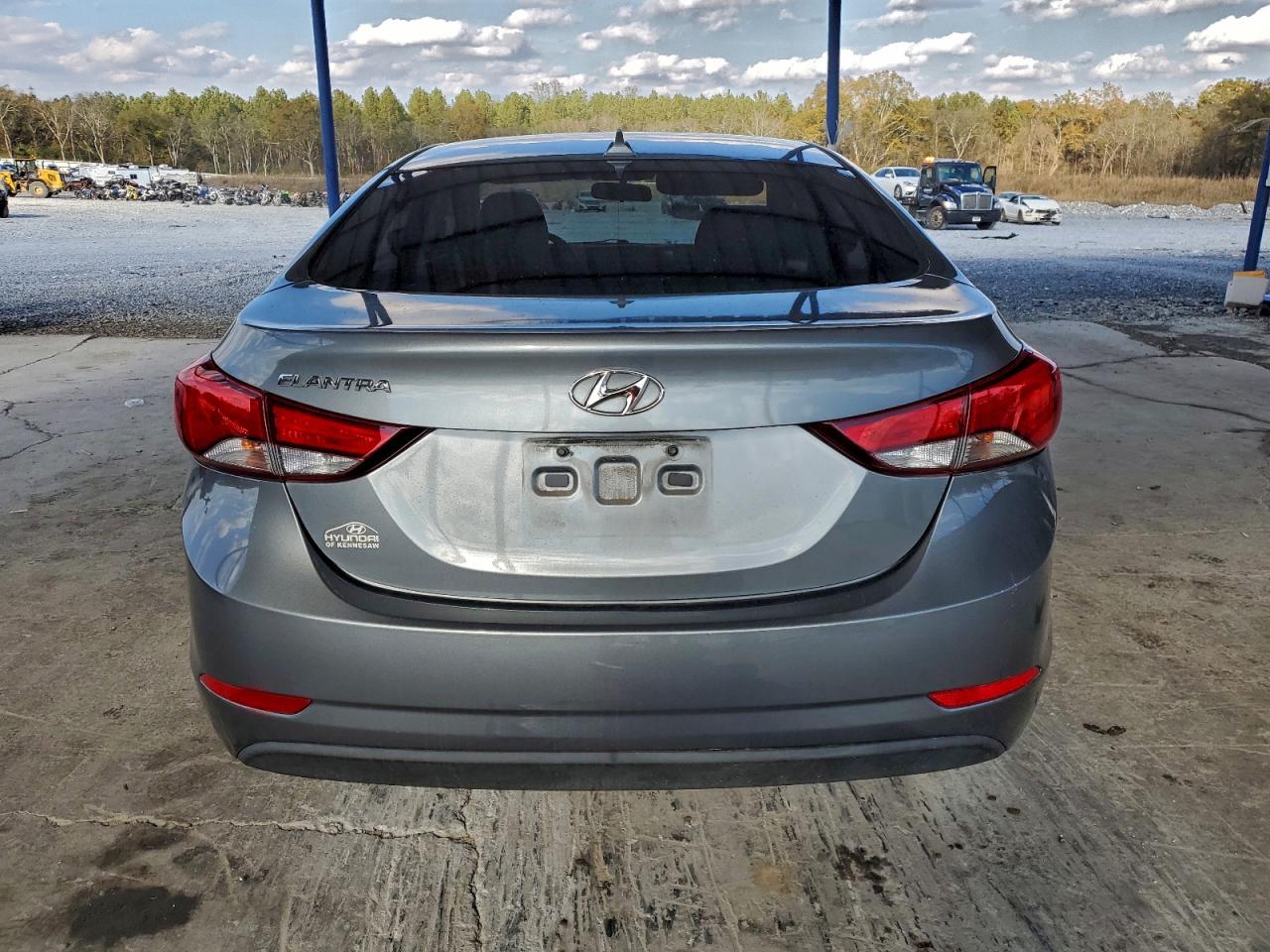 HYUNDAI ELANTRA SE